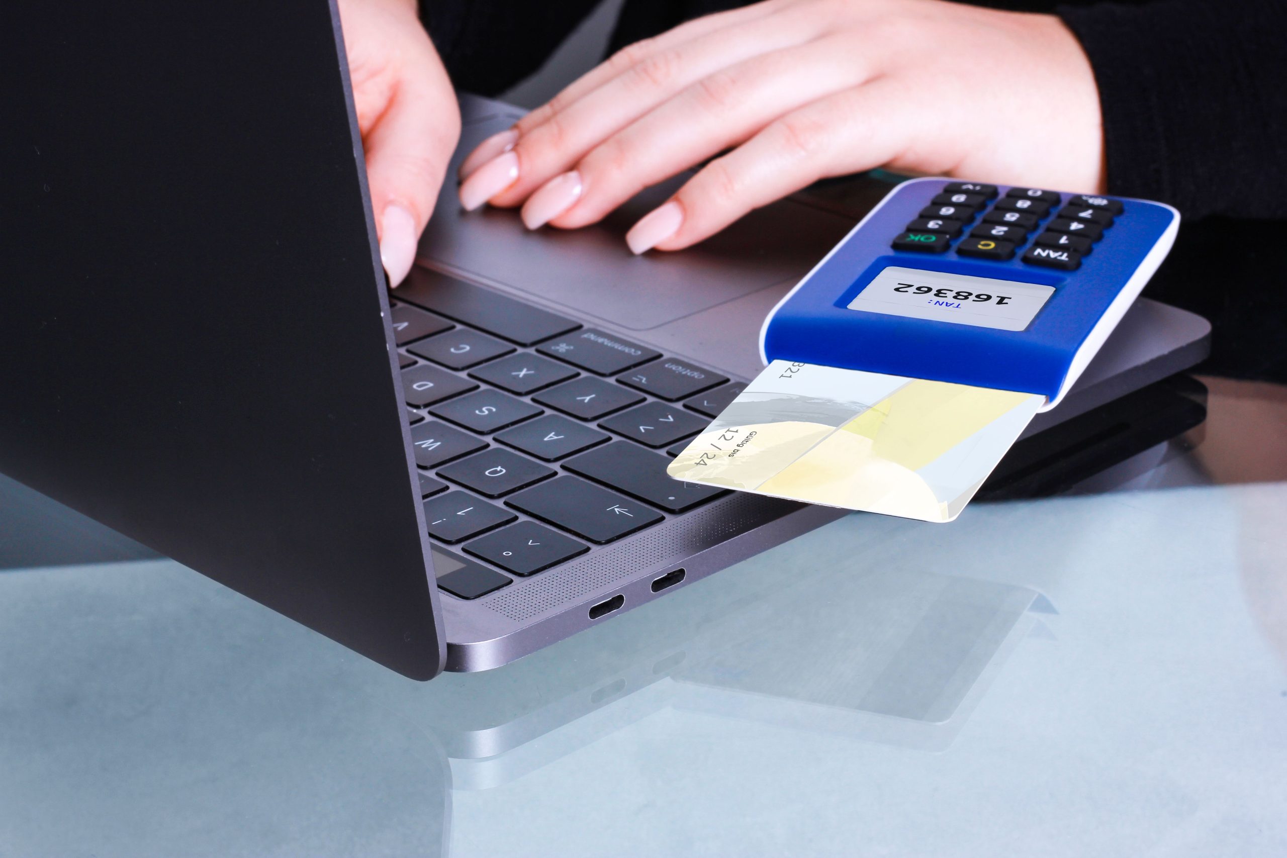 Transaction en ligne avec lecteur de carte portable